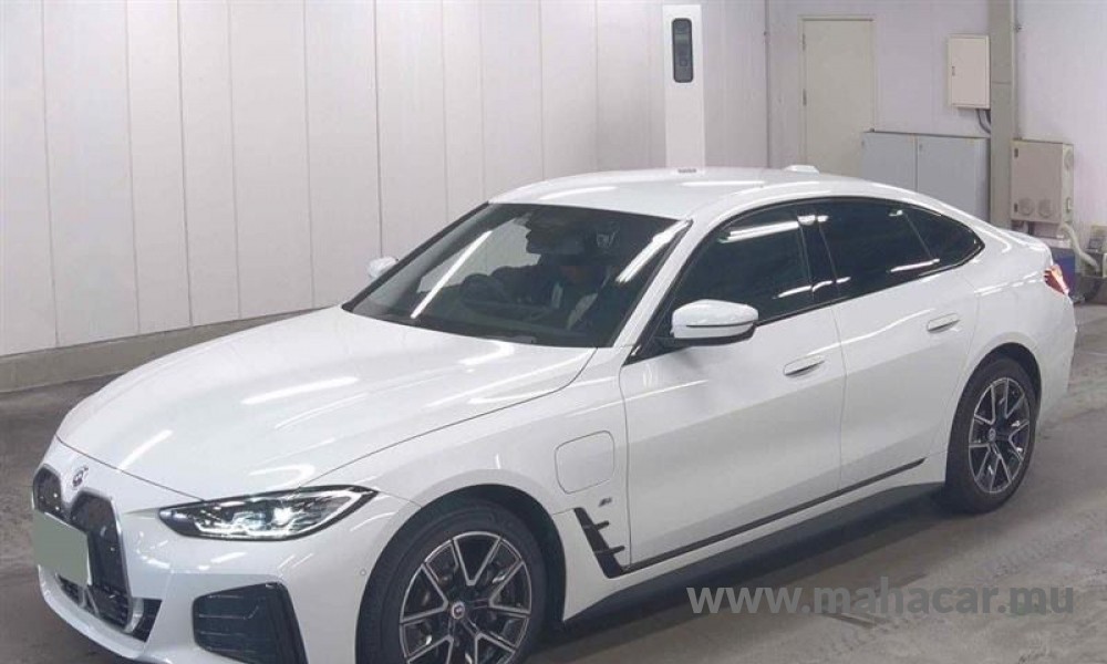 2023 BMW i4 photo 1