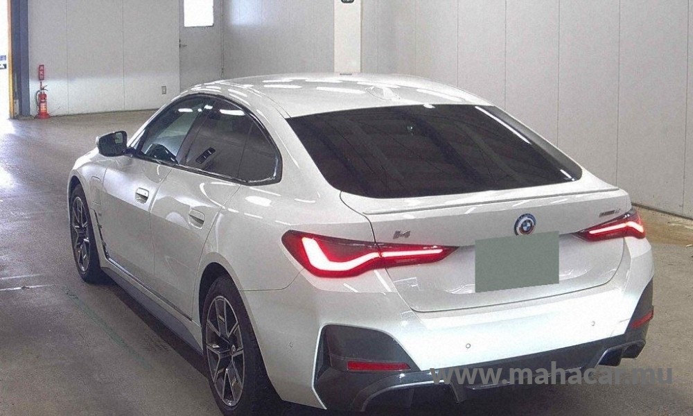 2022 BMW i4 photo 12