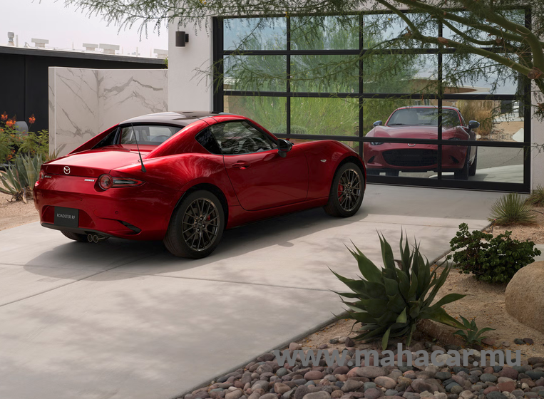 2026 Mazda MX-5 Miata photo 2