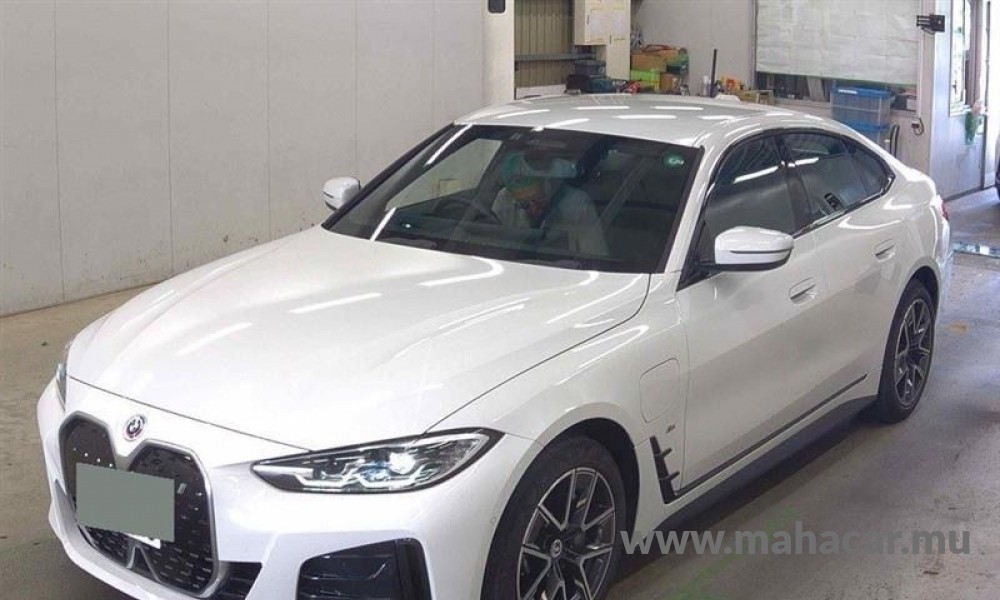 2023 BMW i4 photo 9
