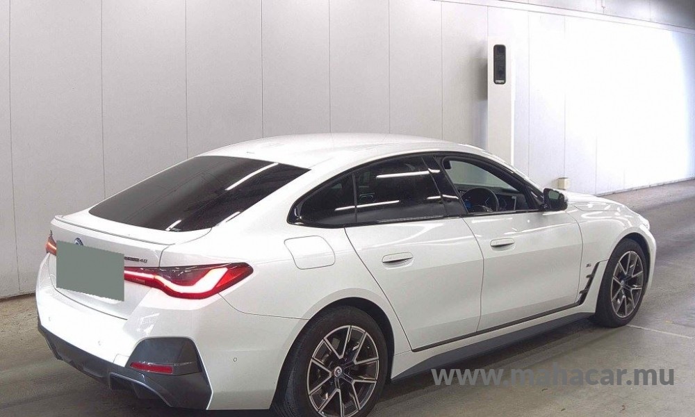 2022 BMW i4 photo 11
