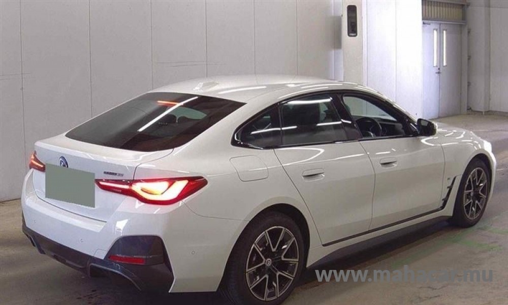 2023 BMW i4 photo 8
